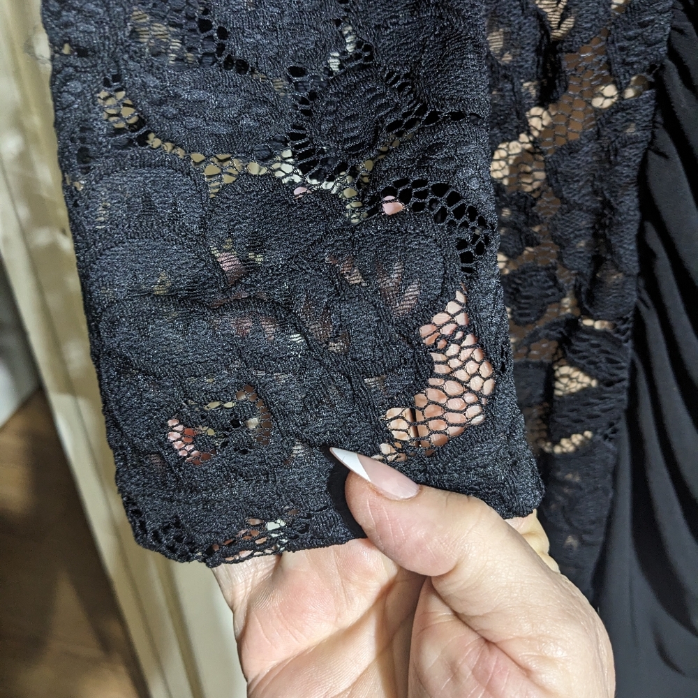 Black Lace Ruched Sheath Dress - Picture 2 of 8